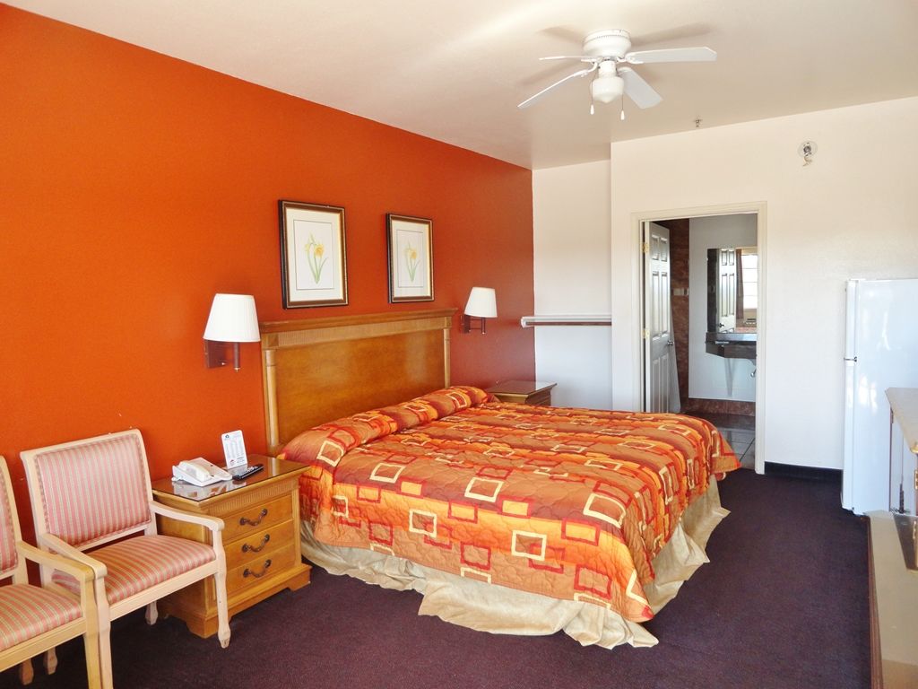 Americas Best Value Inn - Brownsville Room photo