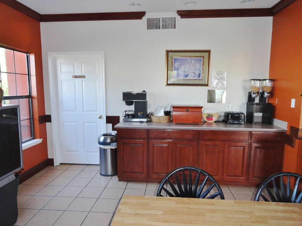 Americas Best Value Inn - Brownsville Facilities photo