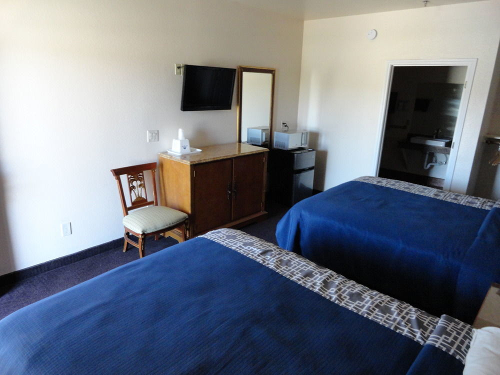 Americas Best Value Inn - Brownsville Exterior photo