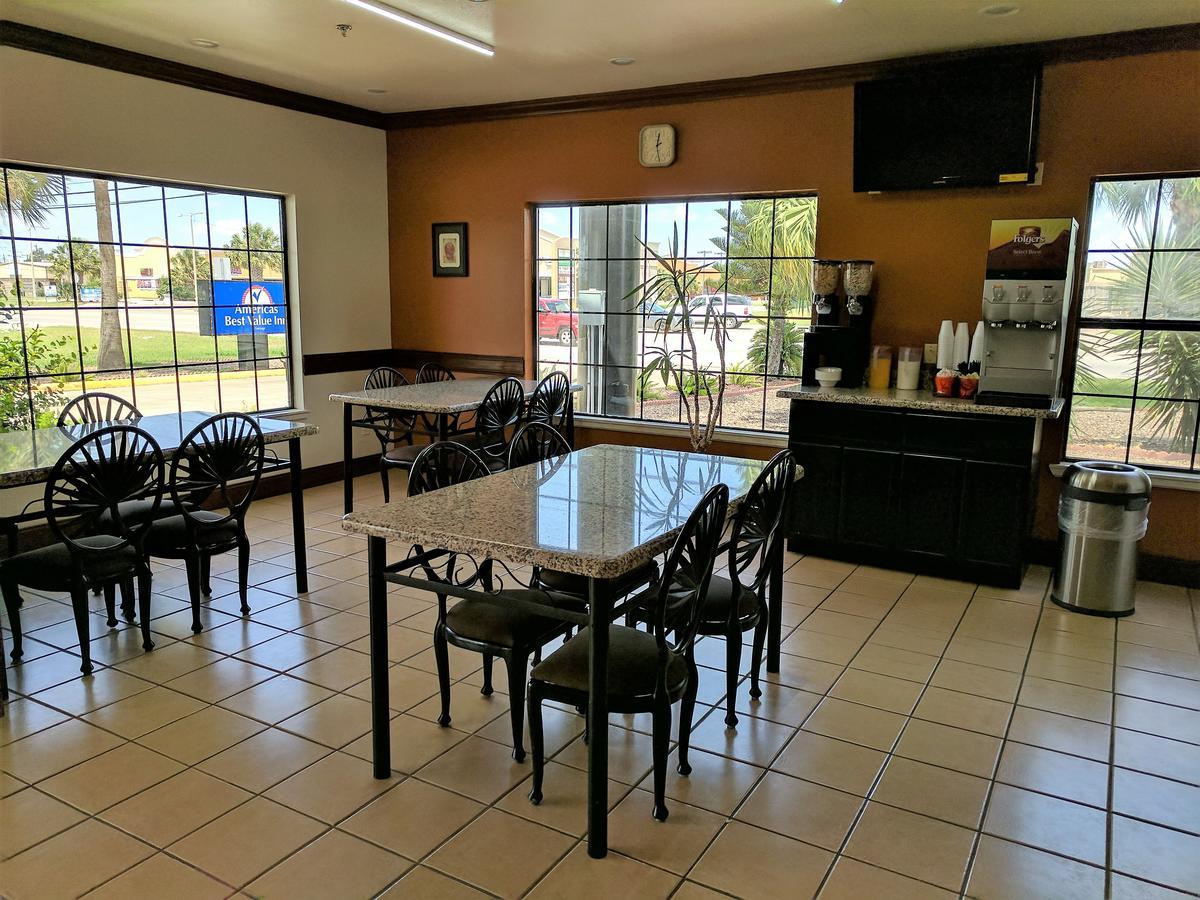 Americas Best Value Inn - Brownsville Exterior photo